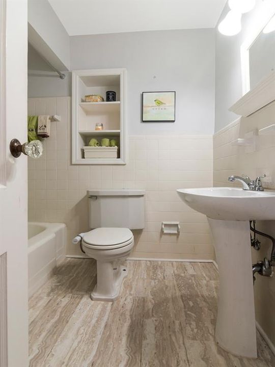 Active With Contract: $649,900 (3 beds, 2 baths, 1482 Square Feet)