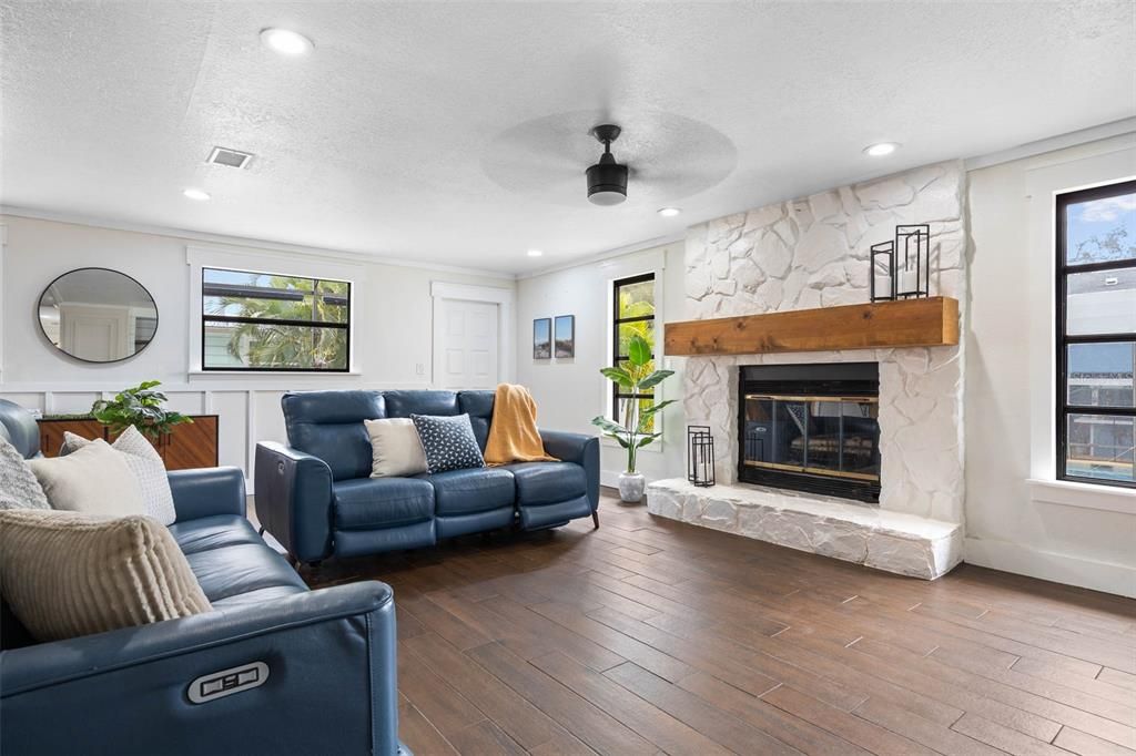 For Rent: $3,400 (3 beds, 2 baths, 1539 Square Feet)