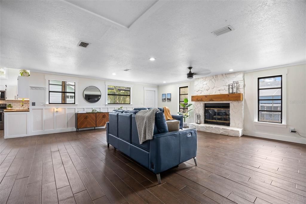 For Rent: $3,400 (3 beds, 2 baths, 1539 Square Feet)