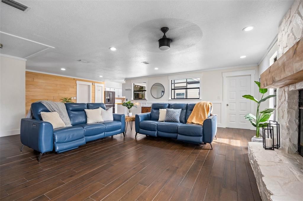 For Rent: $3,400 (3 beds, 2 baths, 1539 Square Feet)