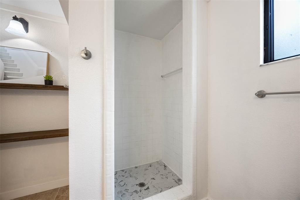 For Rent: $3,400 (3 beds, 2 baths, 1539 Square Feet)