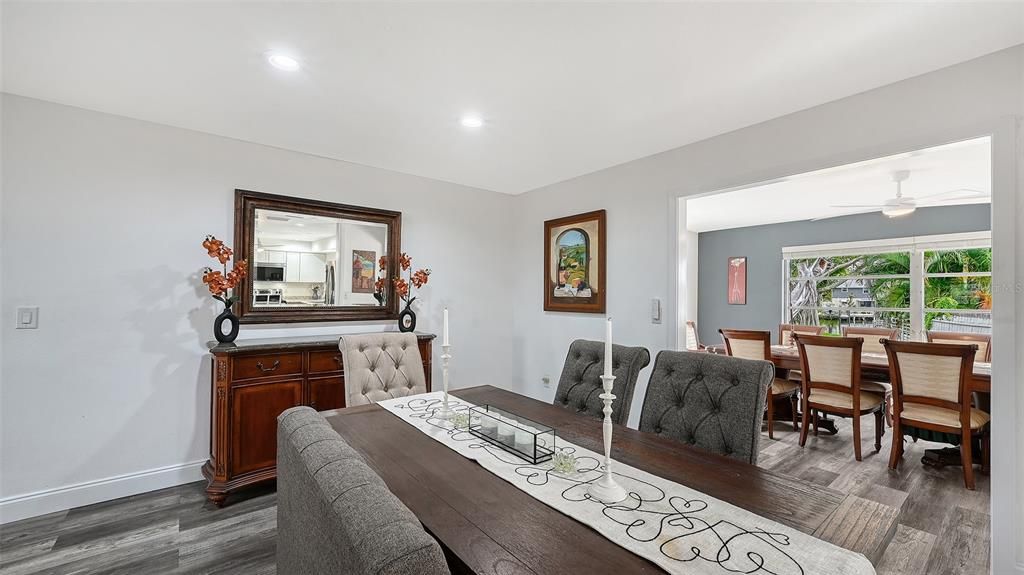 En Venta: $899,900 (3 camas, 2 baños, 1578 Pies cuadrados)