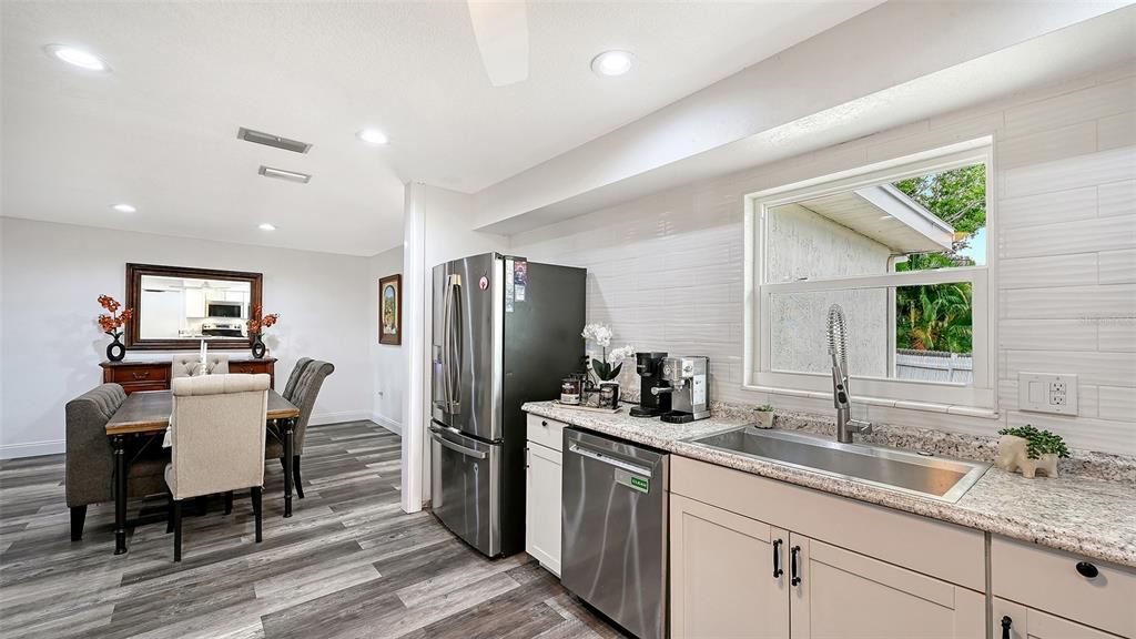 En Venta: $899,900 (3 camas, 2 baños, 1578 Pies cuadrados)
