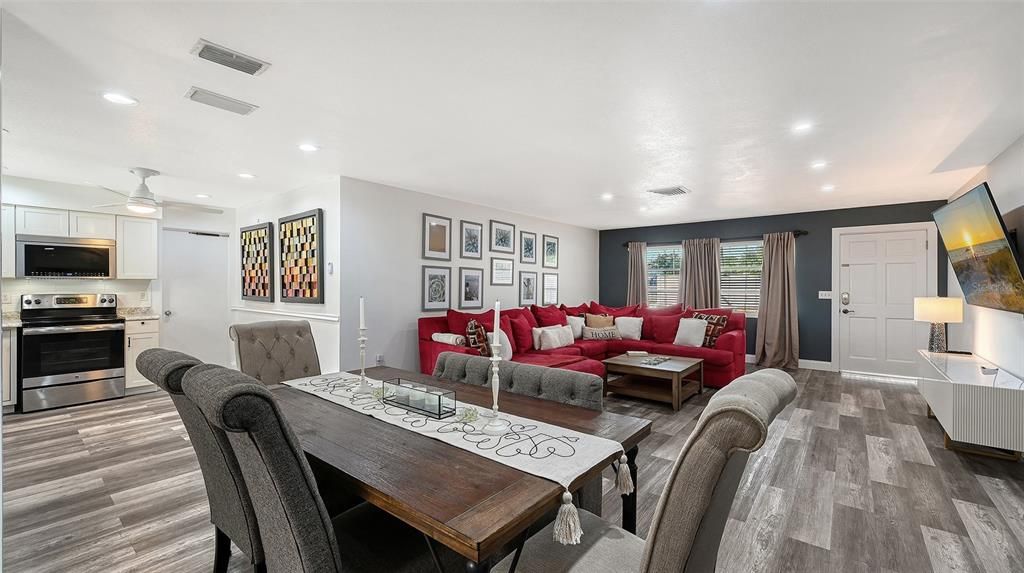 En Venta: $899,900 (3 camas, 2 baños, 1578 Pies cuadrados)