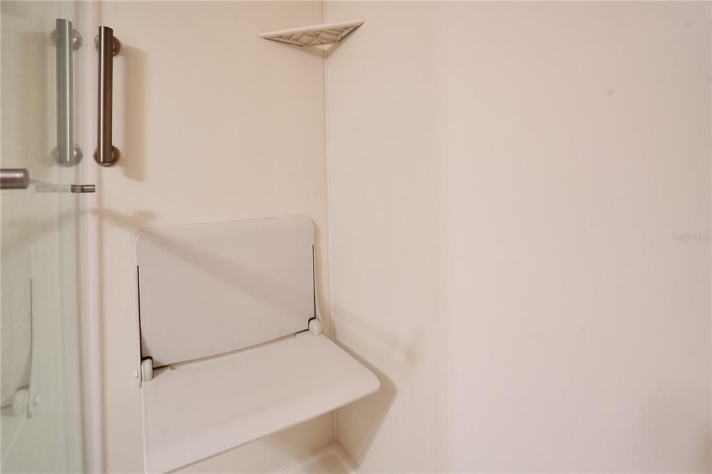 For Sale: $294,900 (3 beds, 2 baths, 1438 Square Feet)