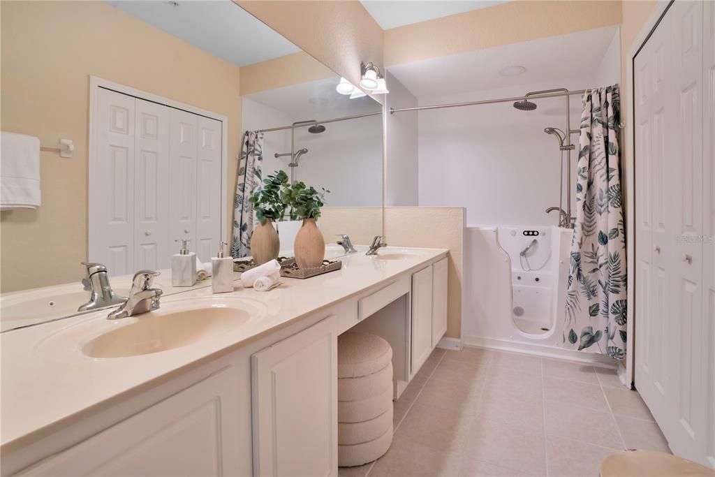 For Sale: $294,900 (3 beds, 2 baths, 1438 Square Feet)