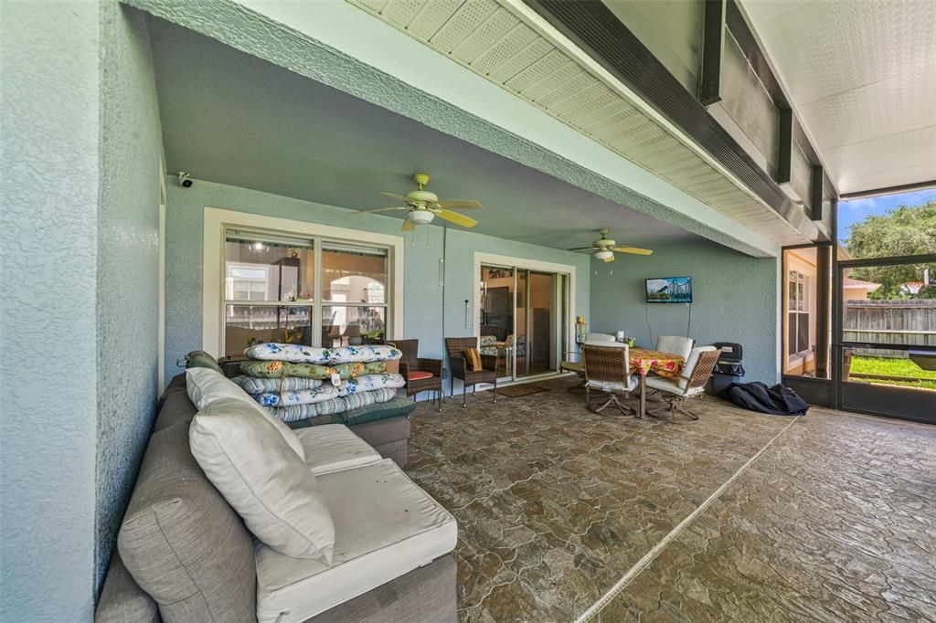 For Sale: $399,900 (4 beds, 2 baths, 2233 Square Feet)