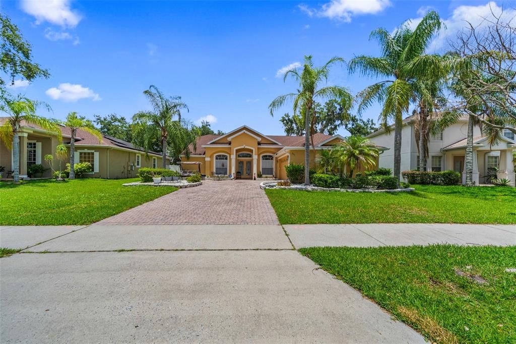For Sale: $399,900 (4 beds, 2 baths, 2233 Square Feet)