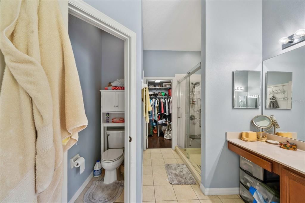 For Sale: $399,900 (4 beds, 2 baths, 2233 Square Feet)