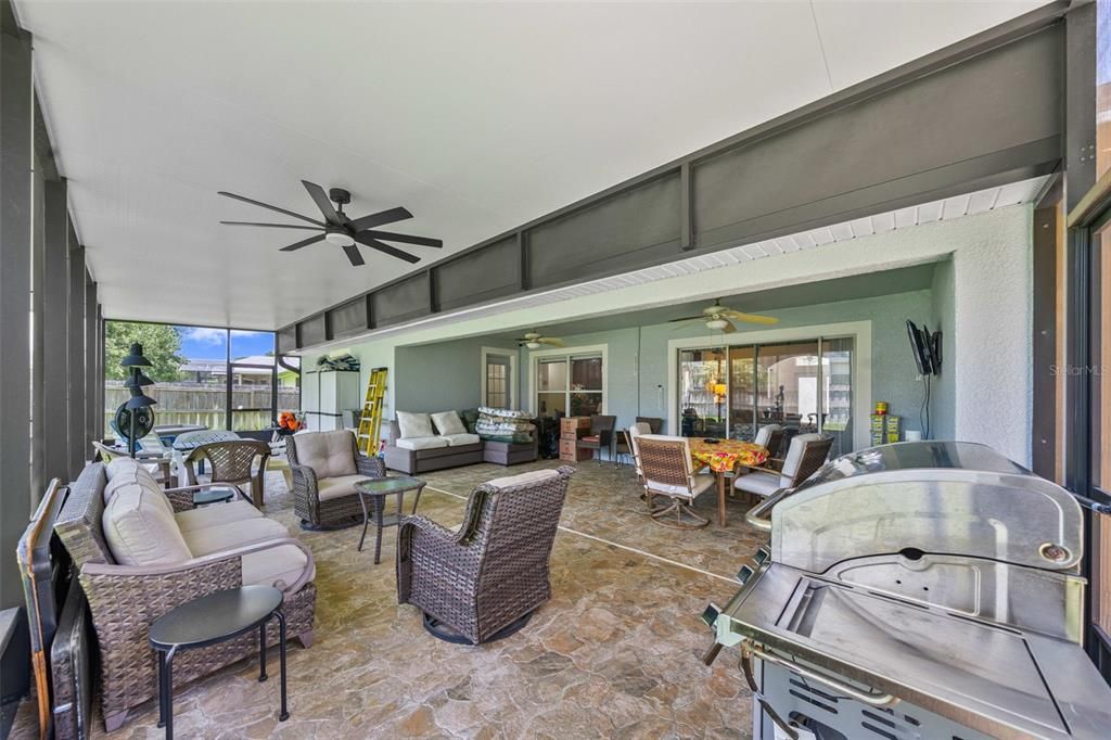 For Sale: $399,900 (4 beds, 2 baths, 2233 Square Feet)