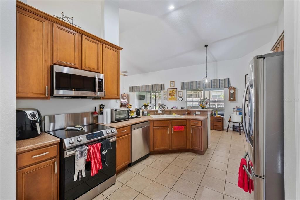 For Sale: $399,900 (4 beds, 2 baths, 2233 Square Feet)