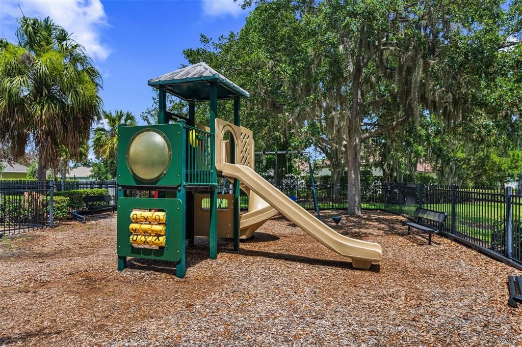 For Sale: $399,900 (4 beds, 2 baths, 2233 Square Feet)