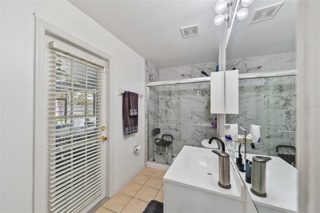 For Sale: $399,900 (4 beds, 2 baths, 2233 Square Feet)