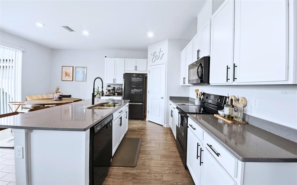En Venta: $370,000 (3 camas, 2 baños, 2014 Pies cuadrados)