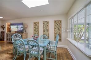 For Sale: $749,900 (2 beds, 1 baths, 1238 Square Feet)