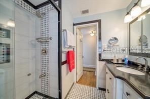 For Sale: $749,900 (2 beds, 1 baths, 1238 Square Feet)