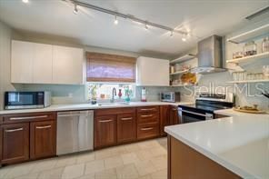 For Sale: $749,900 (2 beds, 1 baths, 1238 Square Feet)