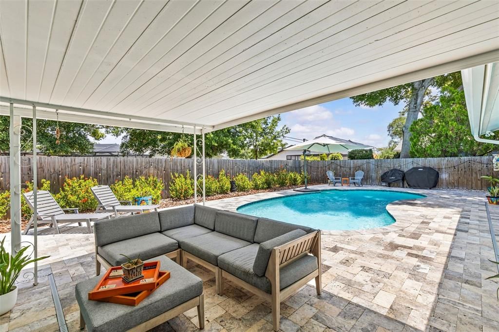 For Sale: $599,999 (4 beds, 2 baths, 1662 Square Feet)