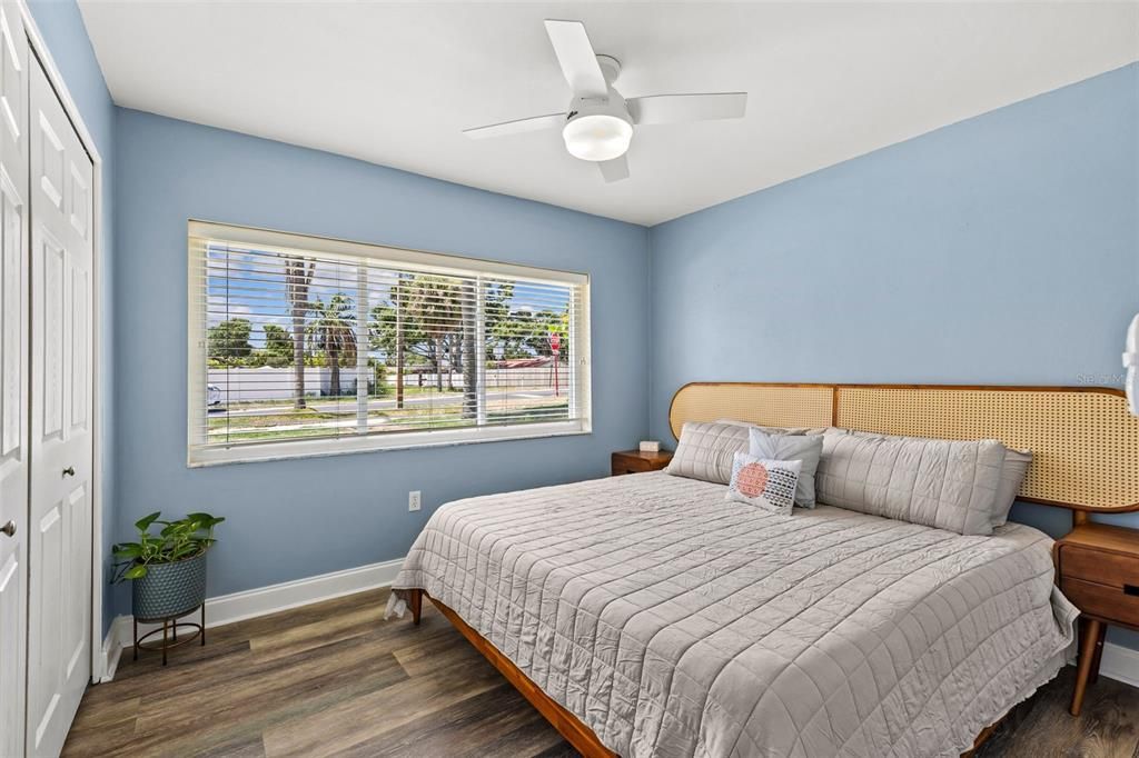 For Sale: $599,999 (4 beds, 2 baths, 1662 Square Feet)