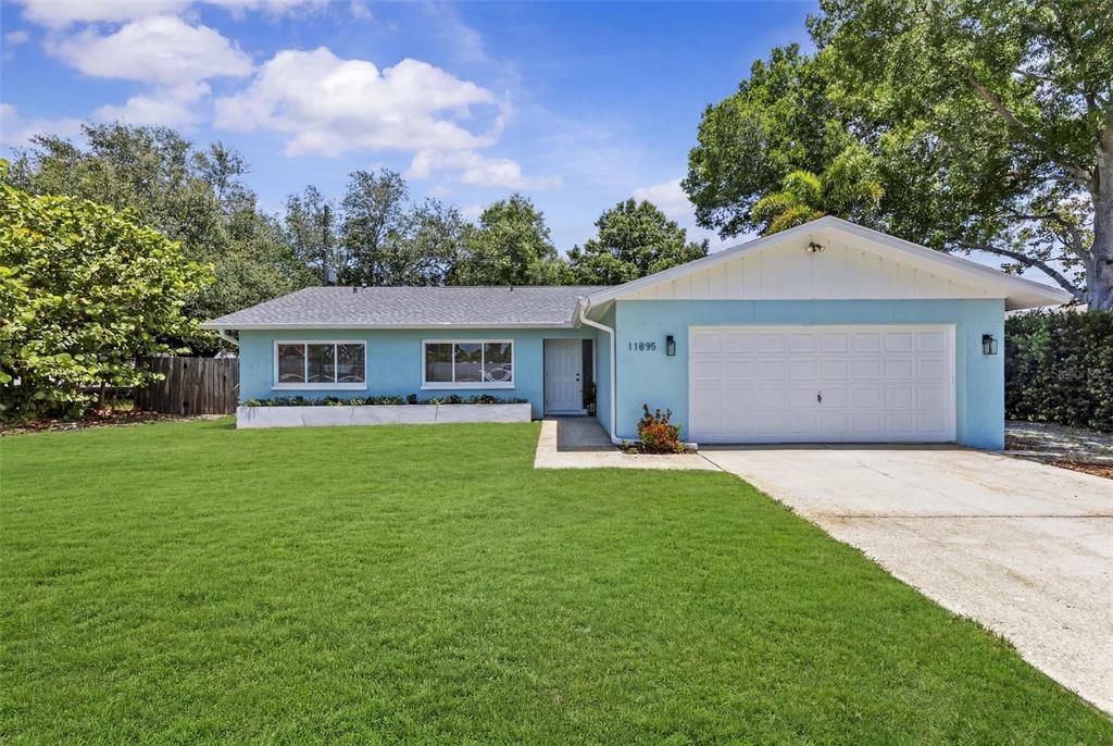 For Sale: $599,999 (4 beds, 2 baths, 1662 Square Feet)