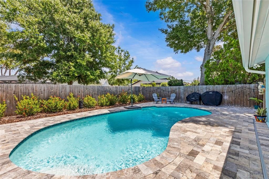For Sale: $599,999 (4 beds, 2 baths, 1662 Square Feet)
