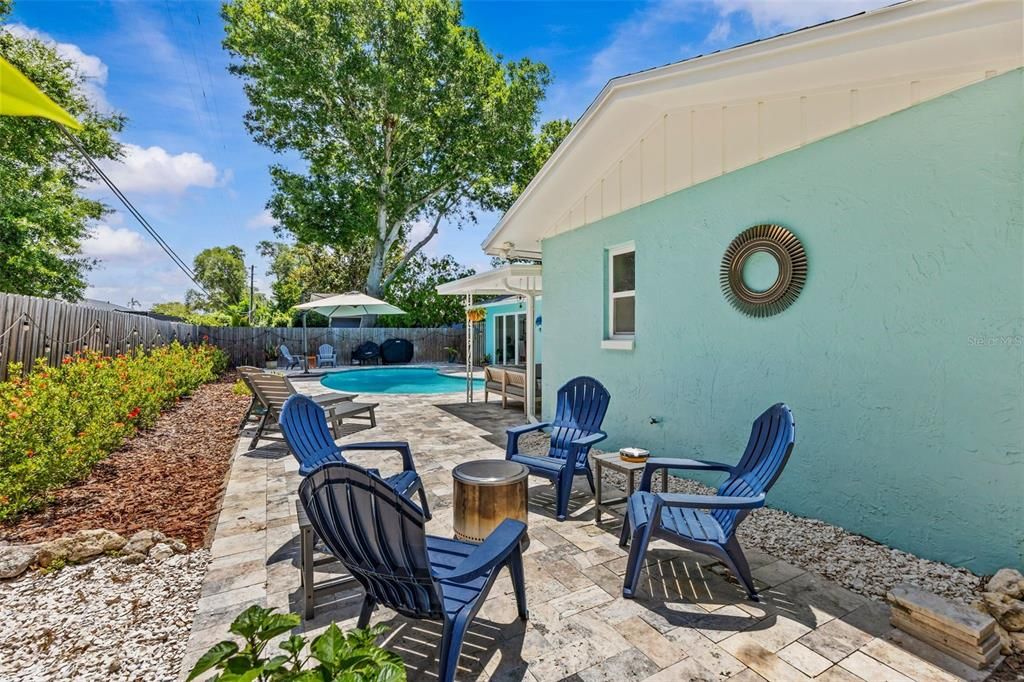 For Sale: $599,999 (4 beds, 2 baths, 1662 Square Feet)