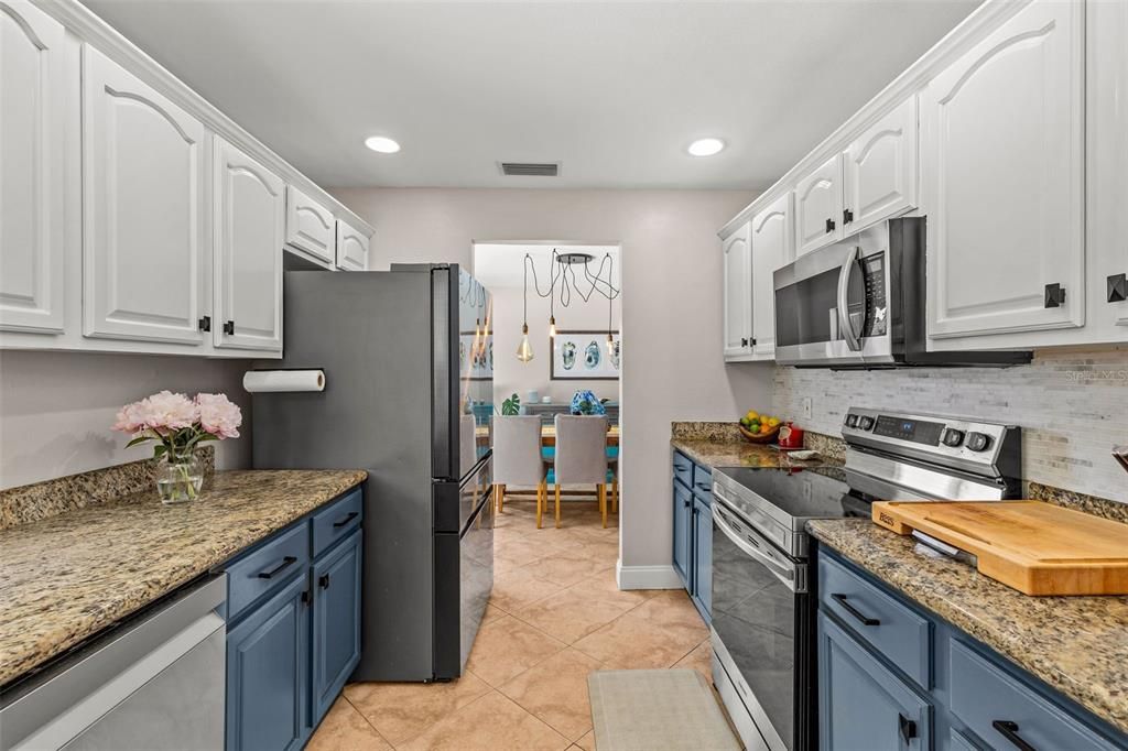 For Sale: $599,999 (4 beds, 2 baths, 1662 Square Feet)