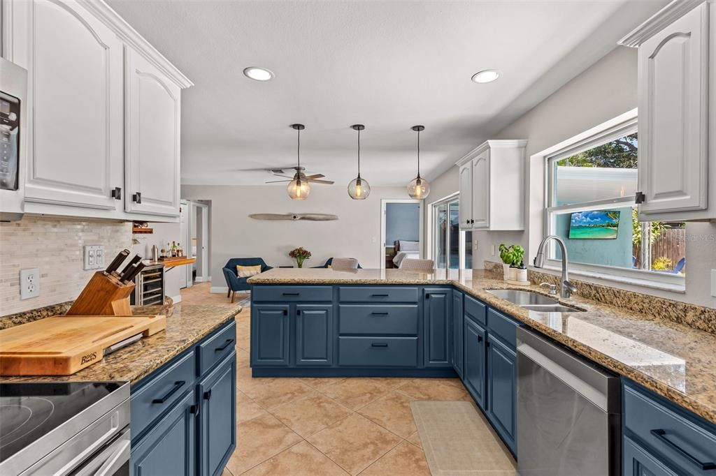 For Sale: $599,999 (4 beds, 2 baths, 1662 Square Feet)