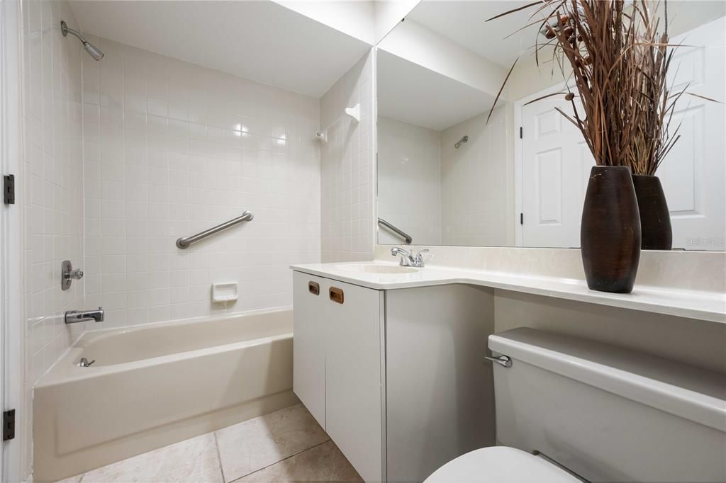 For Rent: $2,250 (2 beds, 2 baths, 1080 Square Feet)