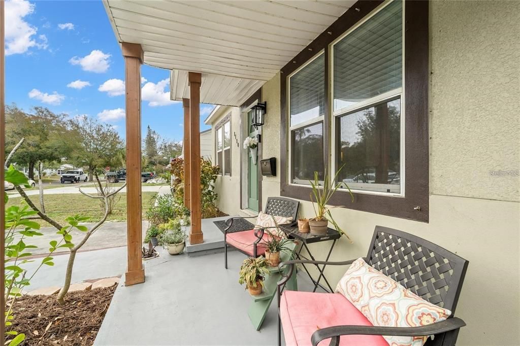 For Rent: $3,500 (4 beds, 2 baths, 1686 Square Feet)