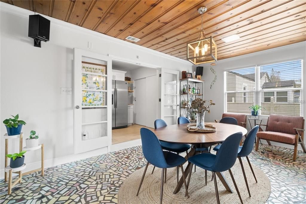 For Rent: $3,500 (4 beds, 2 baths, 1686 Square Feet)