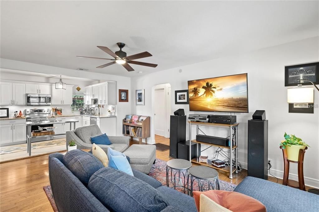 For Rent: $3,500 (4 beds, 2 baths, 1686 Square Feet)