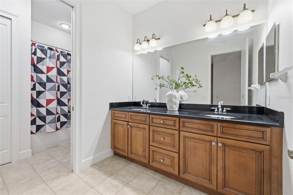 For Sale: $365,000 (3 beds, 2 baths, 2355 Square Feet)