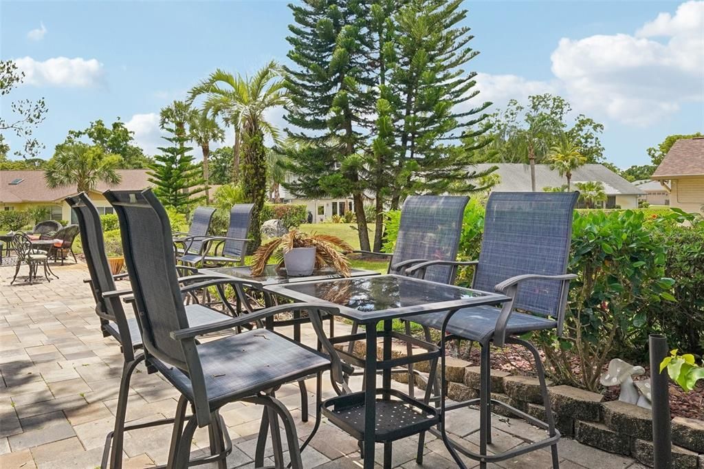 На продажу: $349,900 (2 спален, 2 ванн, 1330 Квадратных фут)