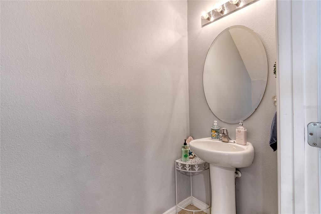 En Venta: $245,000 (3 camas, 2 baños, 740 Pies cuadrados)