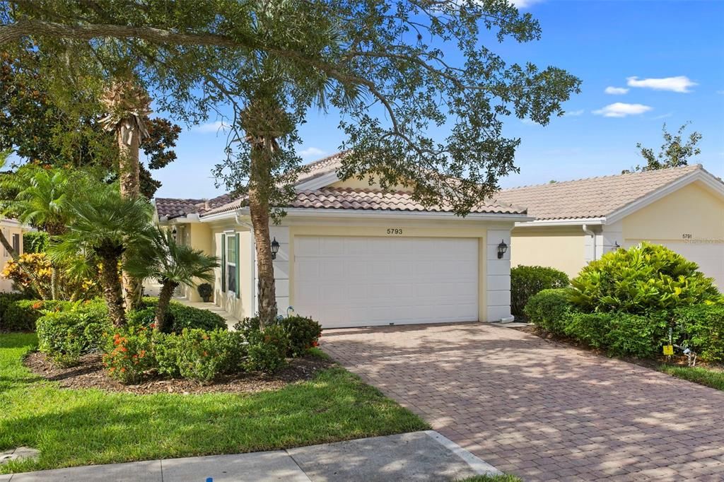 For Sale: $439,000 (2 beds, 2 baths, 1680 Square Feet)