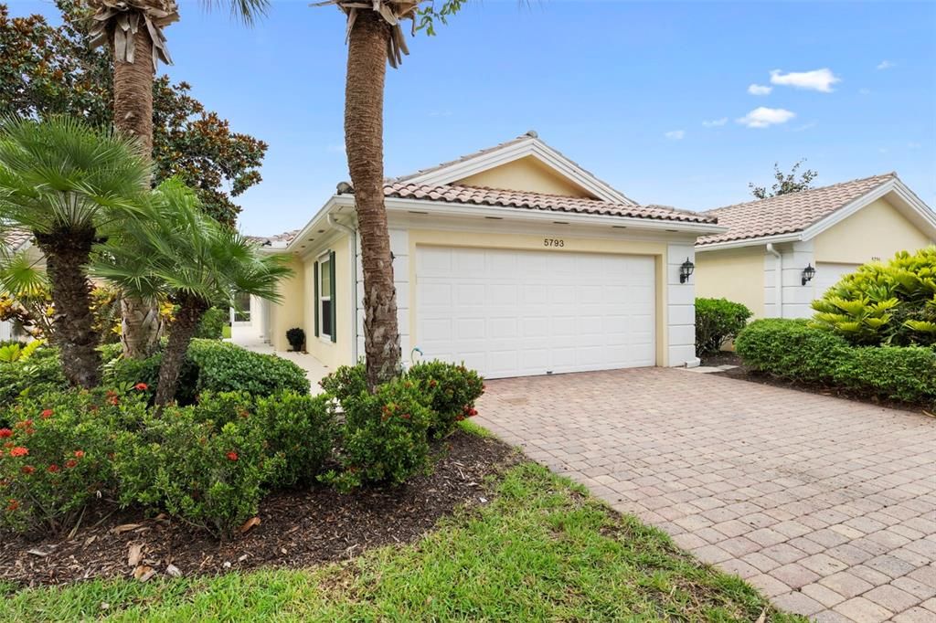 For Sale: $439,000 (2 beds, 2 baths, 1680 Square Feet)