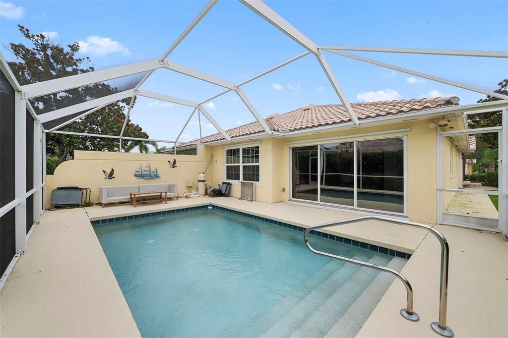 For Sale: $439,000 (2 beds, 2 baths, 1680 Square Feet)