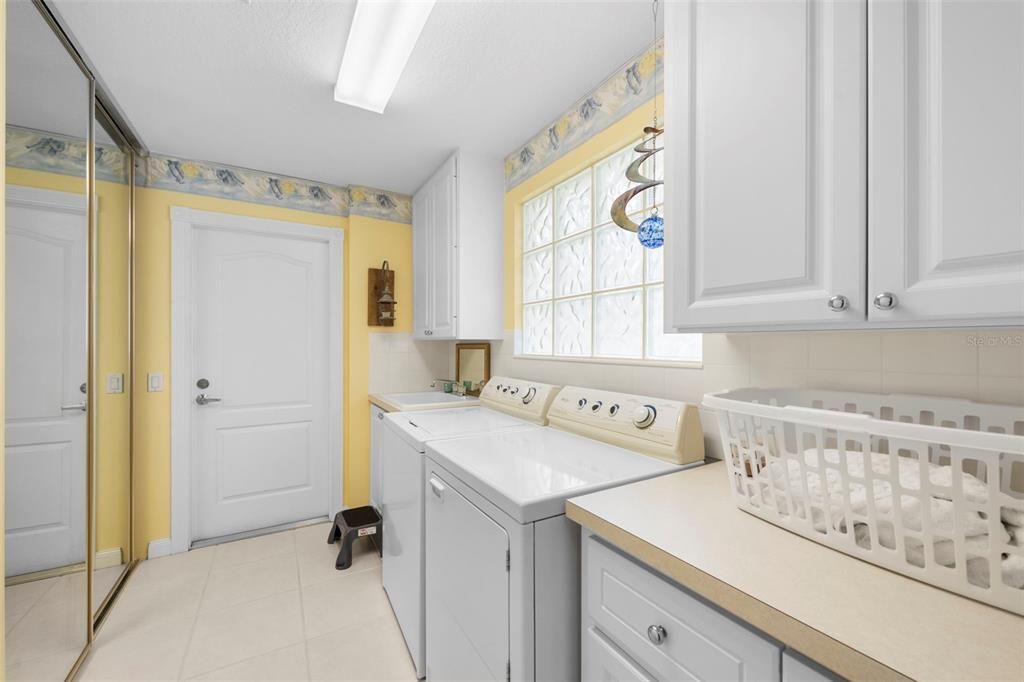 For Sale: $439,000 (2 beds, 2 baths, 1680 Square Feet)