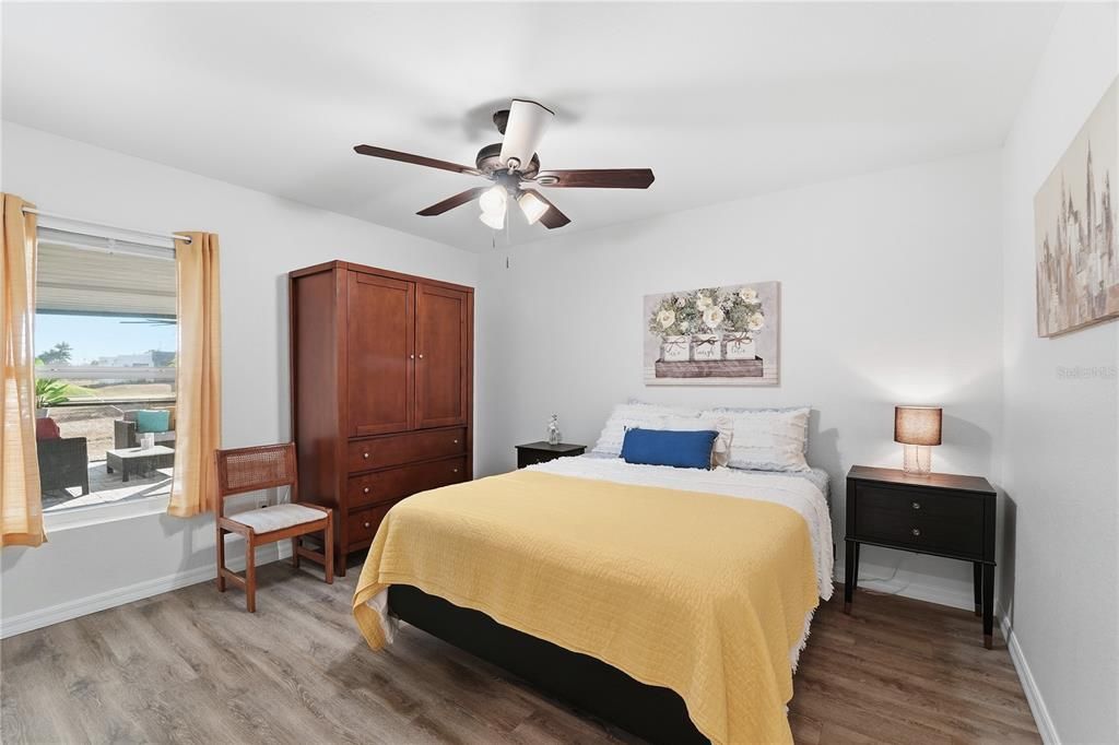 En Venta: $429,000 (4 camas, 2 baños, 1613 Pies cuadrados)