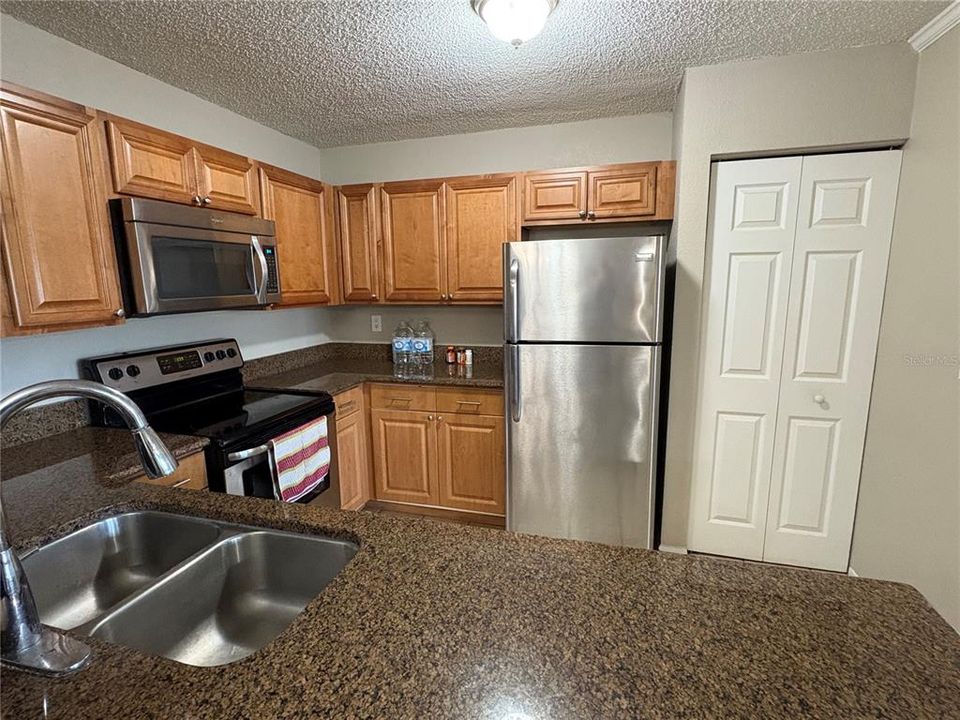 For Rent: $2,150 (2 beds, 2 baths, 1080 Square Feet)
