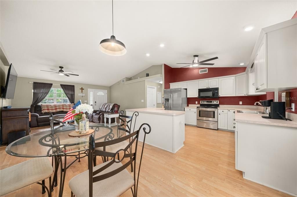 En Venta: $314,900 (3 camas, 2 baños, 1392 Pies cuadrados)