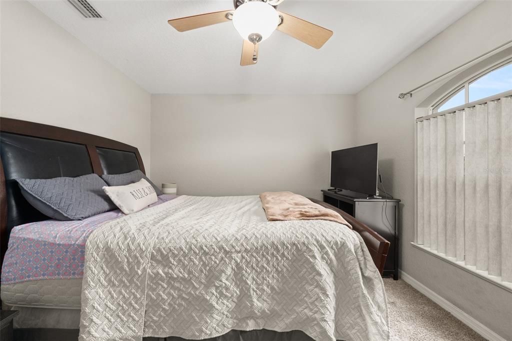 En Venta: $314,900 (3 camas, 2 baños, 1392 Pies cuadrados)