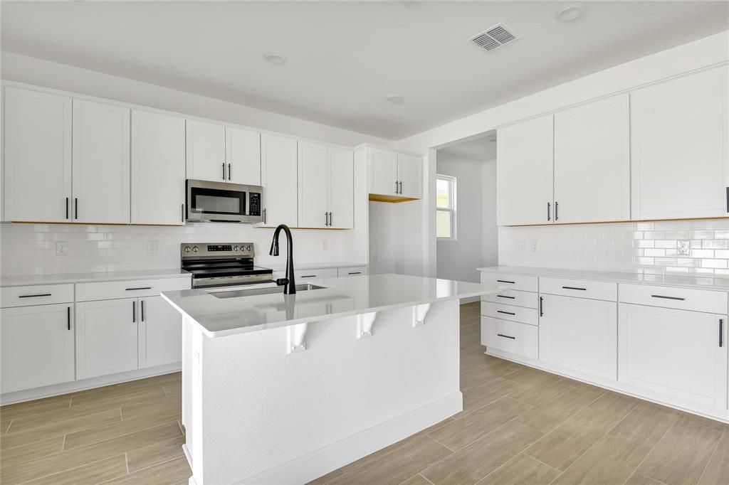 En Venta: $441,999 (5 camas, 3 baños, 3030 Pies cuadrados)