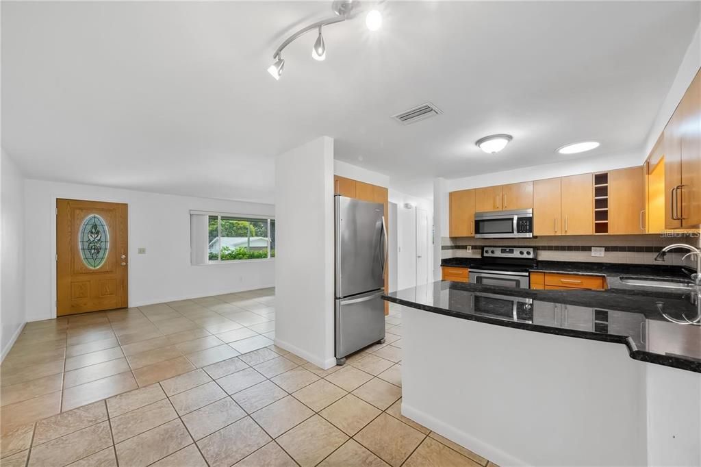 For Rent: $2,800 (3 beds, 2 baths, 1531 Square Feet)