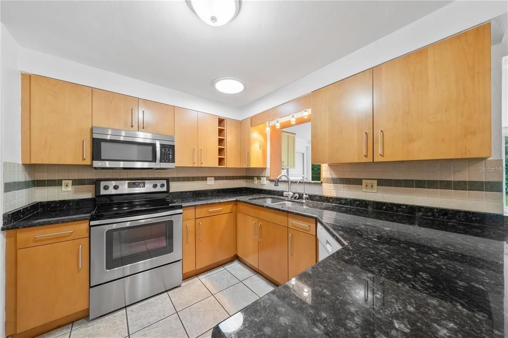 For Rent: $2,800 (3 beds, 2 baths, 1531 Square Feet)