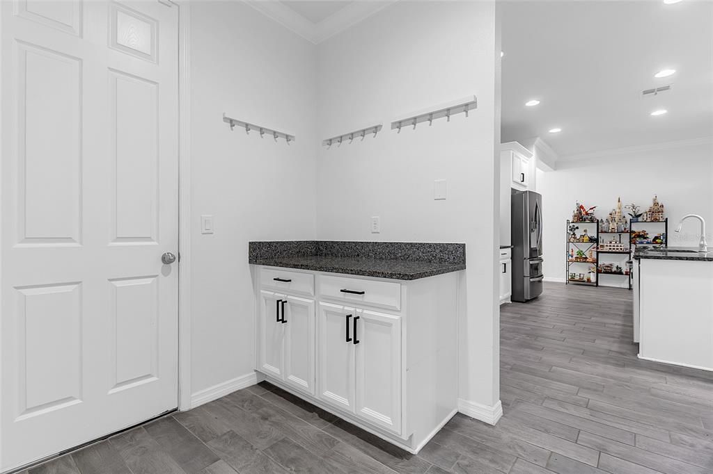 En Venta: $650,000 (4 camas, 4 baños, 2921 Pies cuadrados)