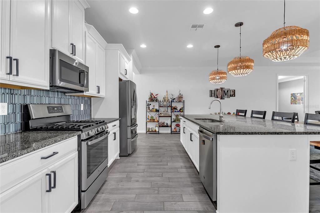 En Venta: $650,000 (4 camas, 4 baños, 2921 Pies cuadrados)