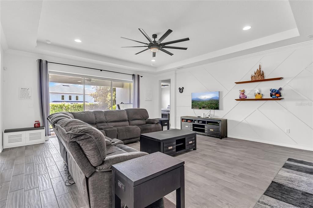 En Venta: $650,000 (4 camas, 4 baños, 2921 Pies cuadrados)