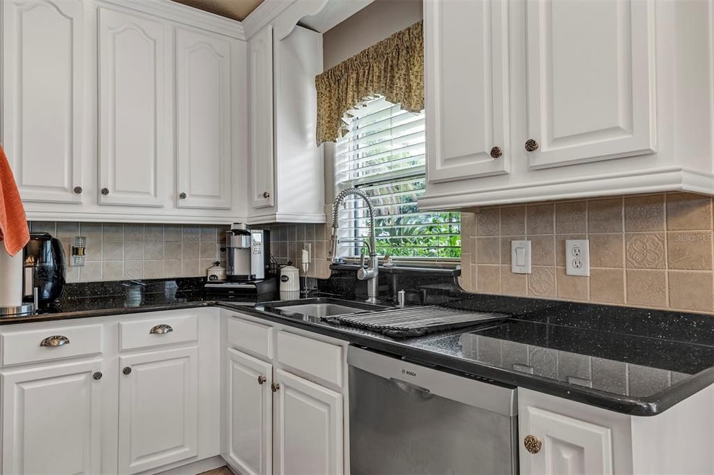 For Sale: $434,900 (3 beds, 2 baths, 2543 Square Feet)